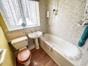 BATHROOM- click for photo gallery